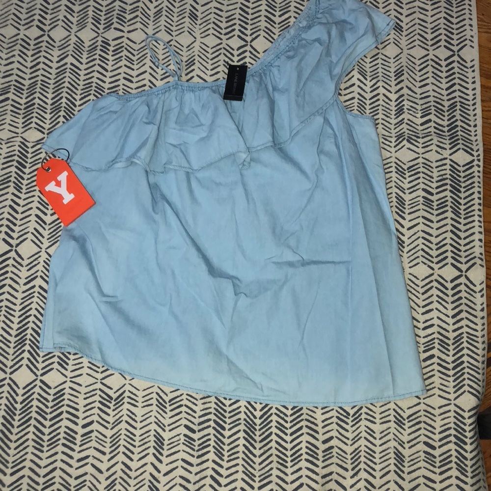 NWT🍓LB Off the Shoulder Denim Top